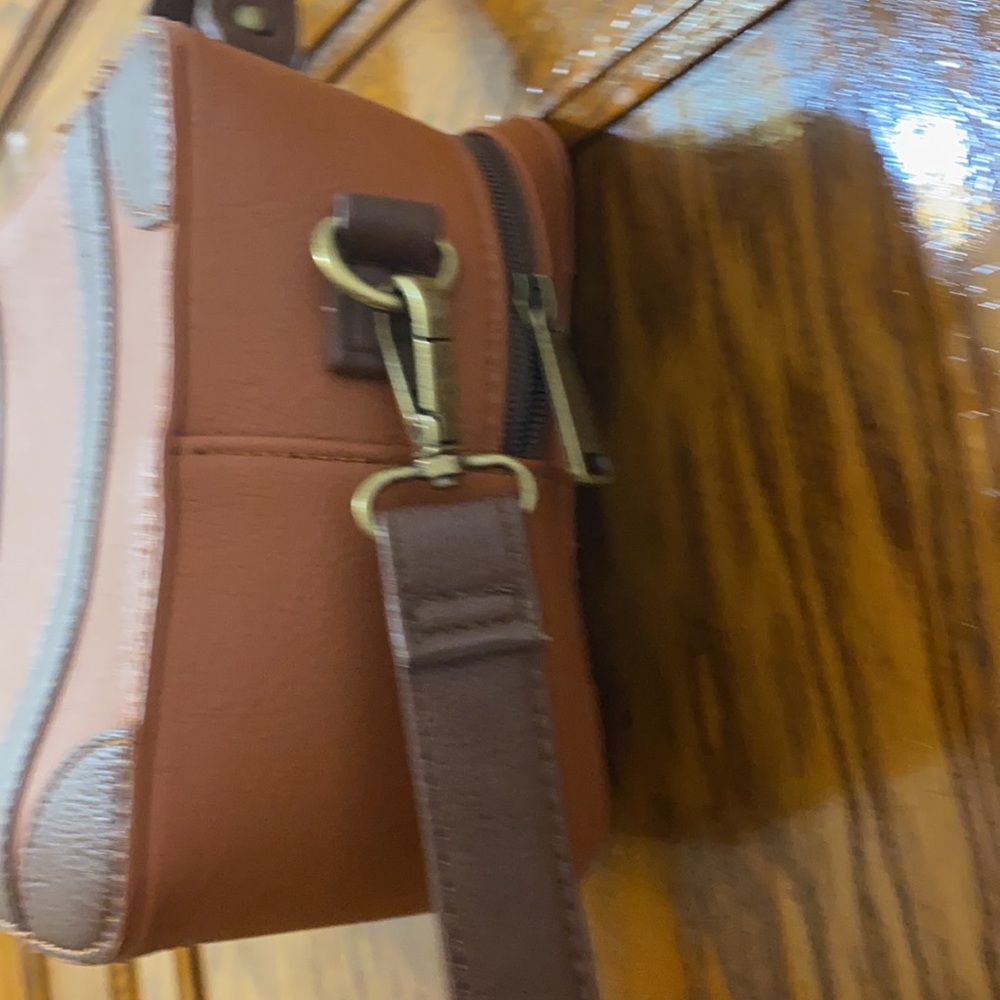 A very rare DisneyXLoungefly bag - Picture 5 of 6